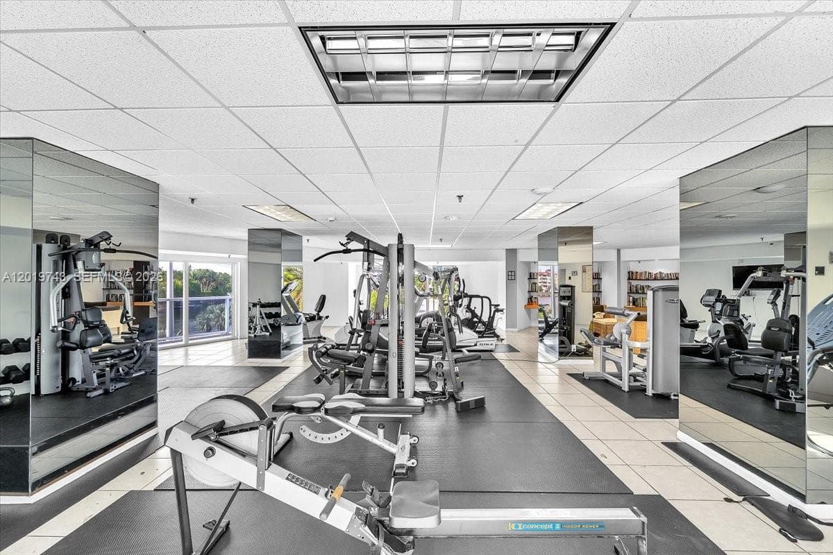 2401 Collins Ave # 1807, Miami Beach FL 33140 — 25
