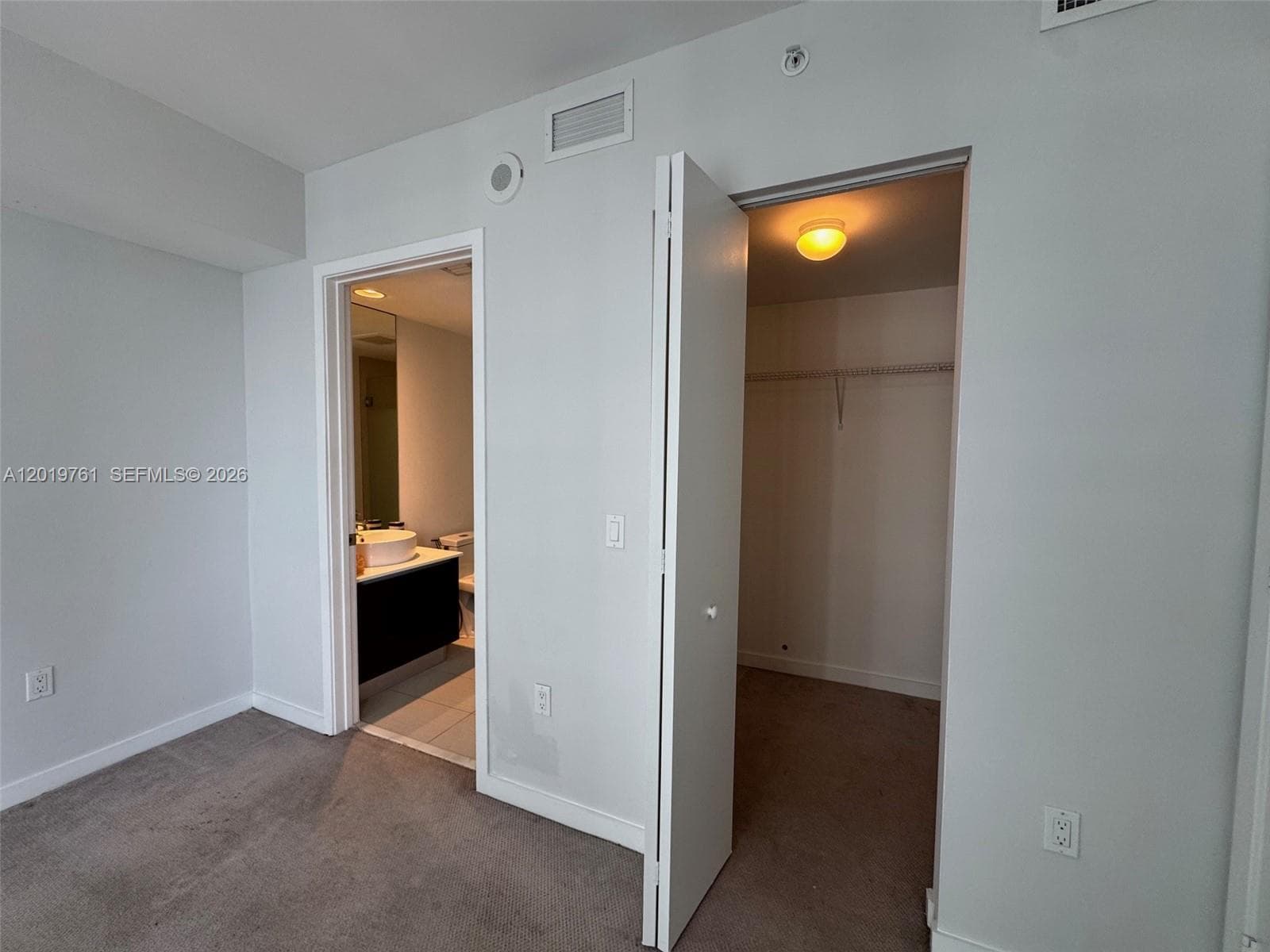 31 SE 6th St # 2004, Miami FL 33131 — 6