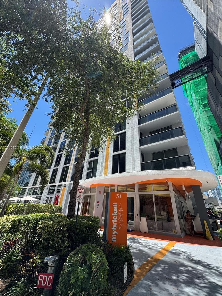 31 SE 6th St # 2004, Miami FL 33131 — 16