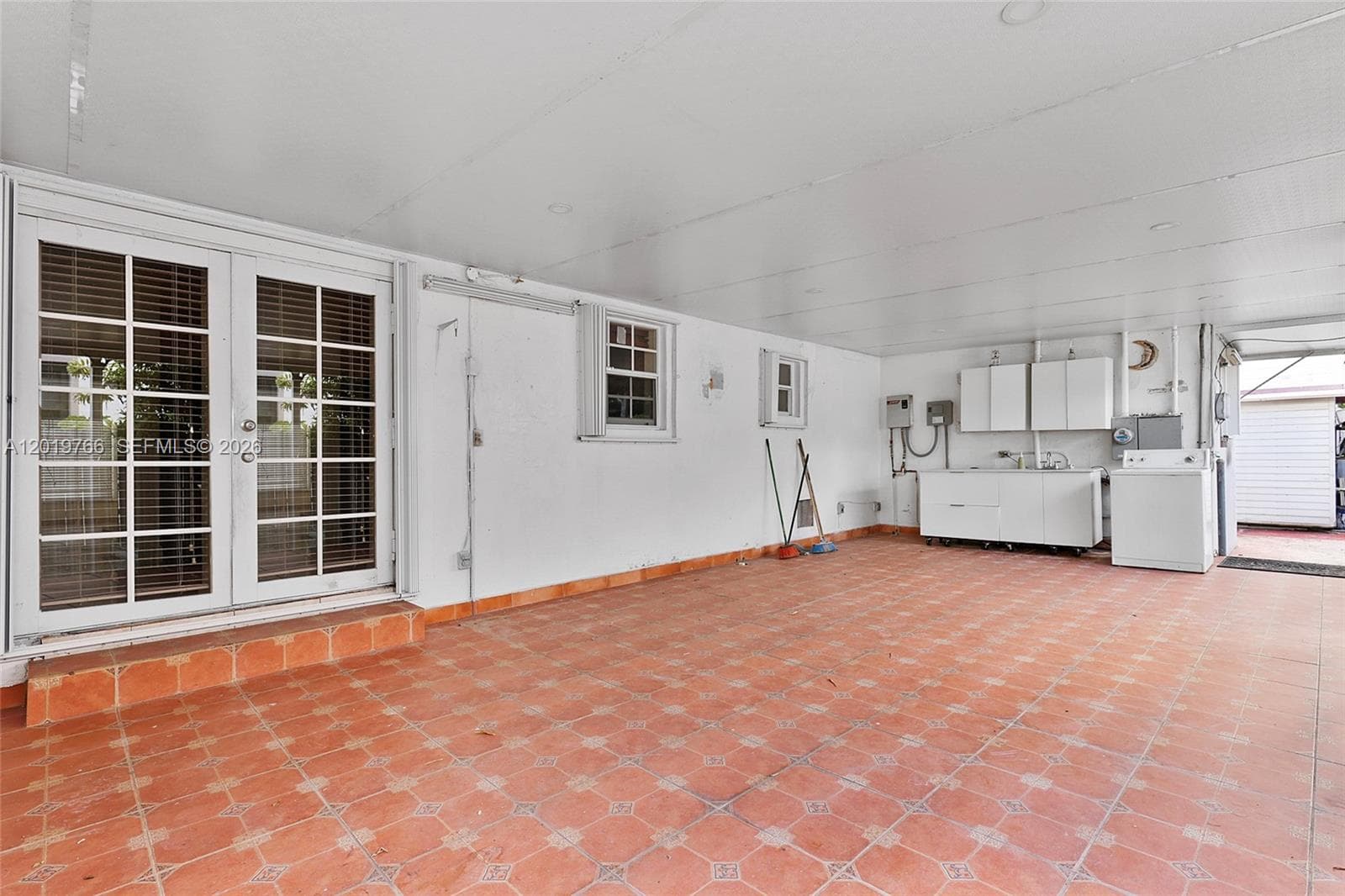 450 NW 40th ct, Miami FL 33126 — 17