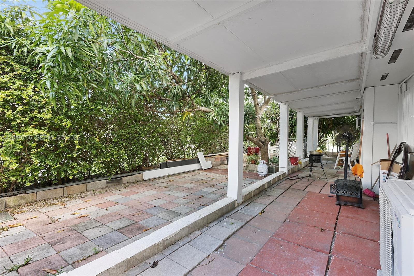 450 NW 40th ct, Miami FL 33126 — 19