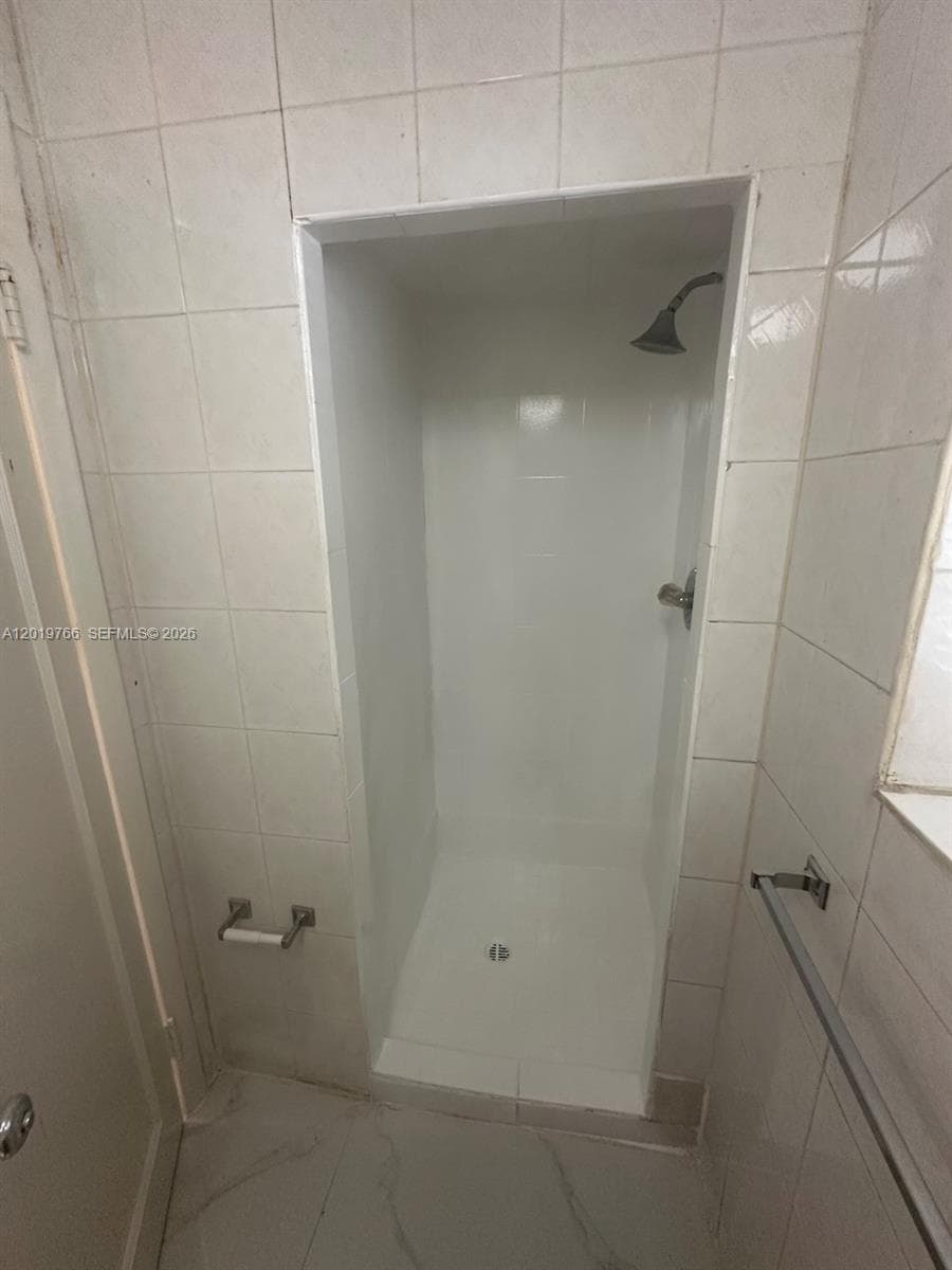 450 NW 40th ct, Miami FL 33126 — 35