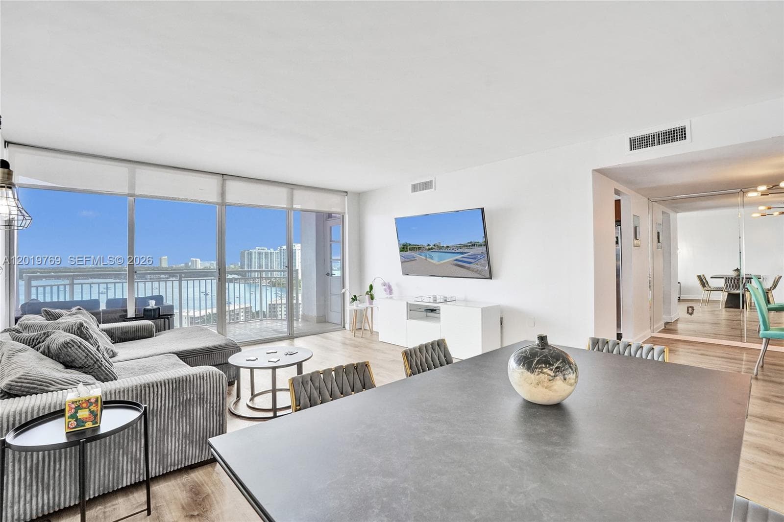 18021 Biscayne Blvd # 1804, Aventura FL 33160 — 2