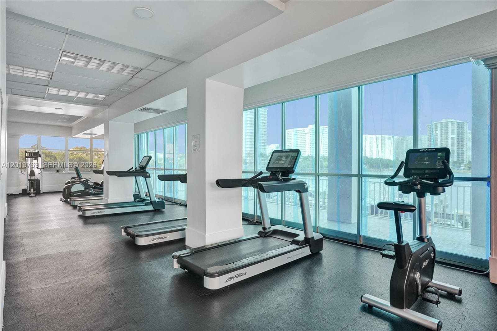 18021 Biscayne Blvd # 1804, Aventura FL 33160 — 24