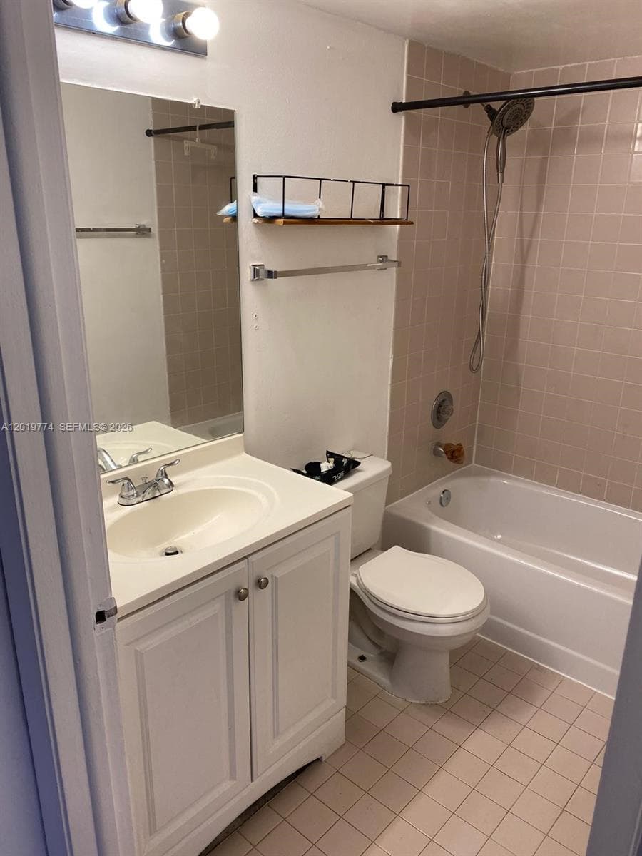 8240 SW 210th St # 111, Cutler Bay FL 33189 — 11