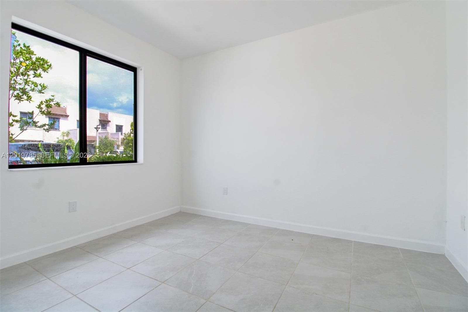 21035 NE 8th Ave, Miami FL 33179 — 6