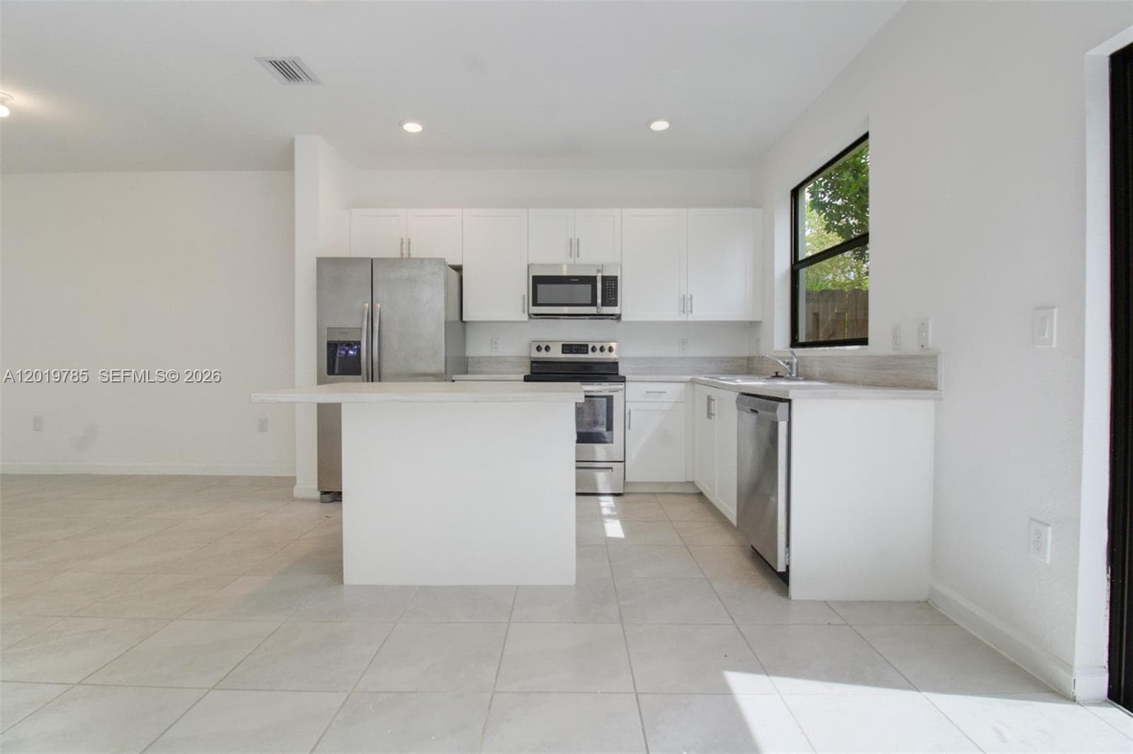 21035 NE 8th Ave, Miami FL 33179 — 10