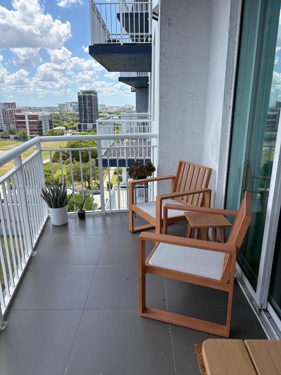 275 NE 18th st # 1606, Miami FL 33132 — 16