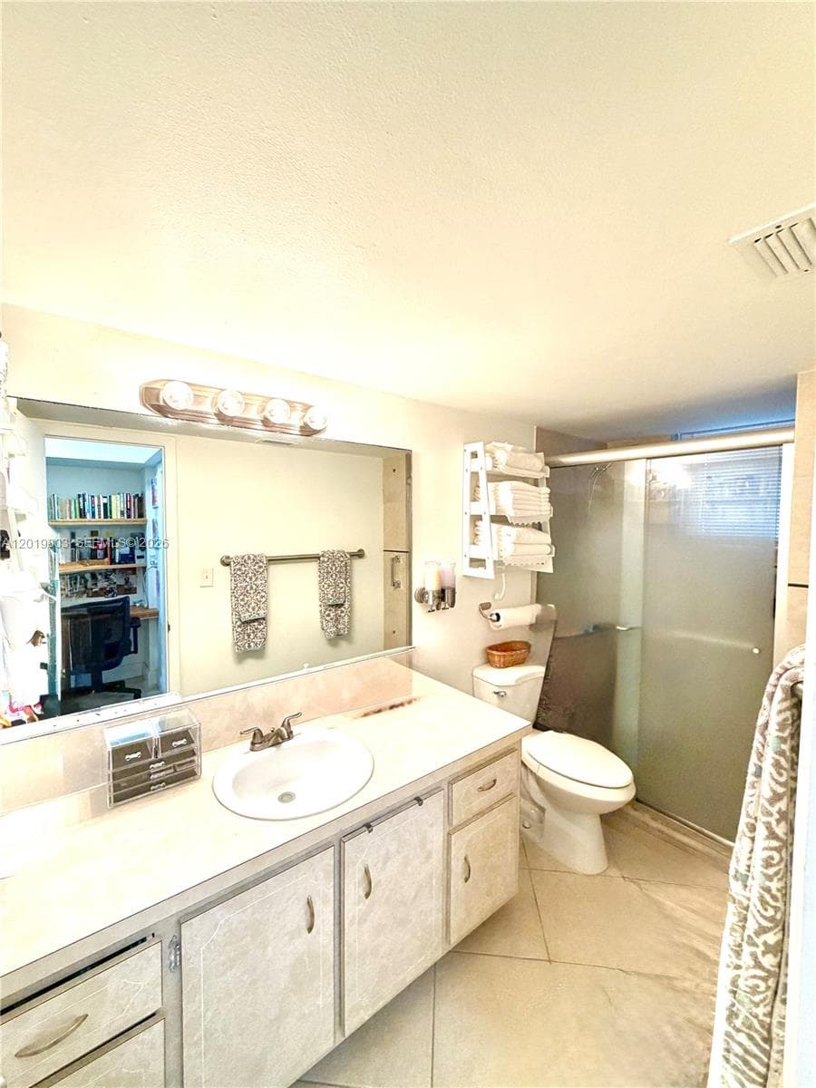 18601 NE 14th ave # 301, Miami FL 33179 — 23