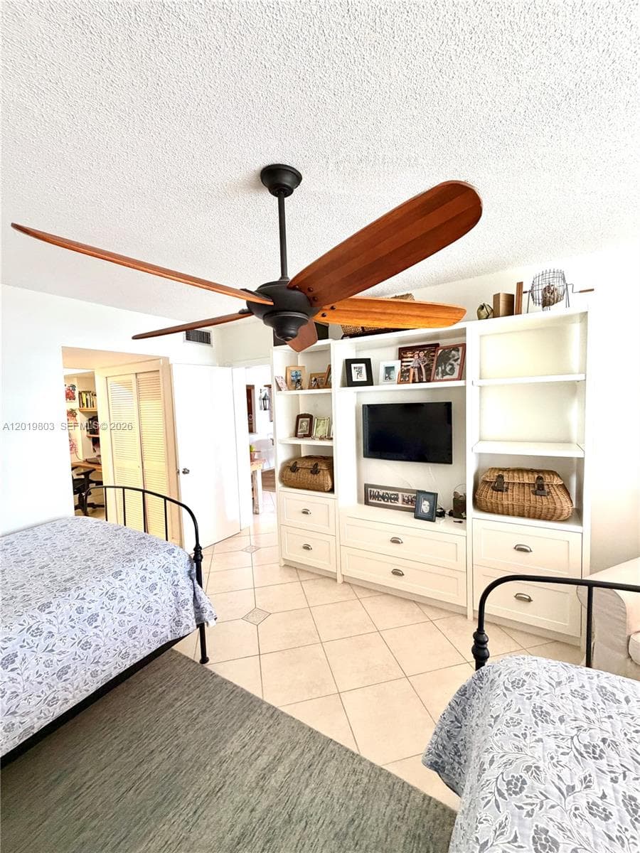 18601 NE 14th ave # 301, Miami FL 33179 — 17