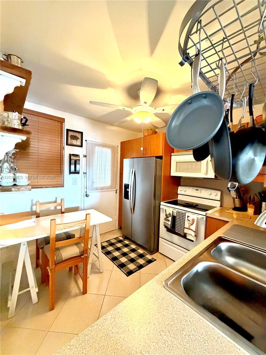 18601 NE 14th ave # 301, Miami FL 33179 — 12