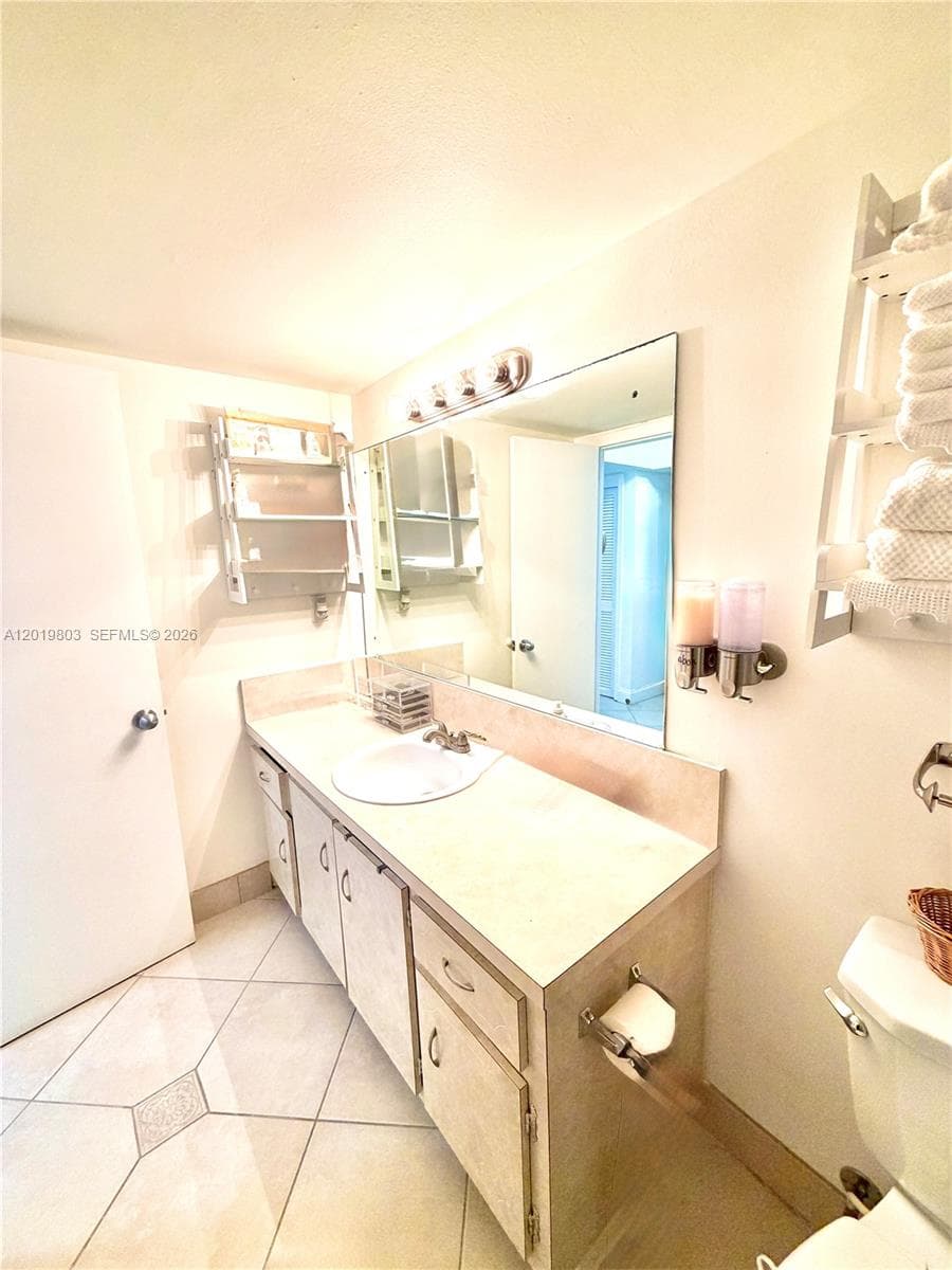 18601 NE 14th ave # 301, Miami FL 33179 — 24