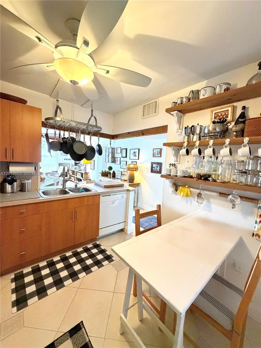 18601 NE 14th ave # 301, Miami FL 33179 — 10