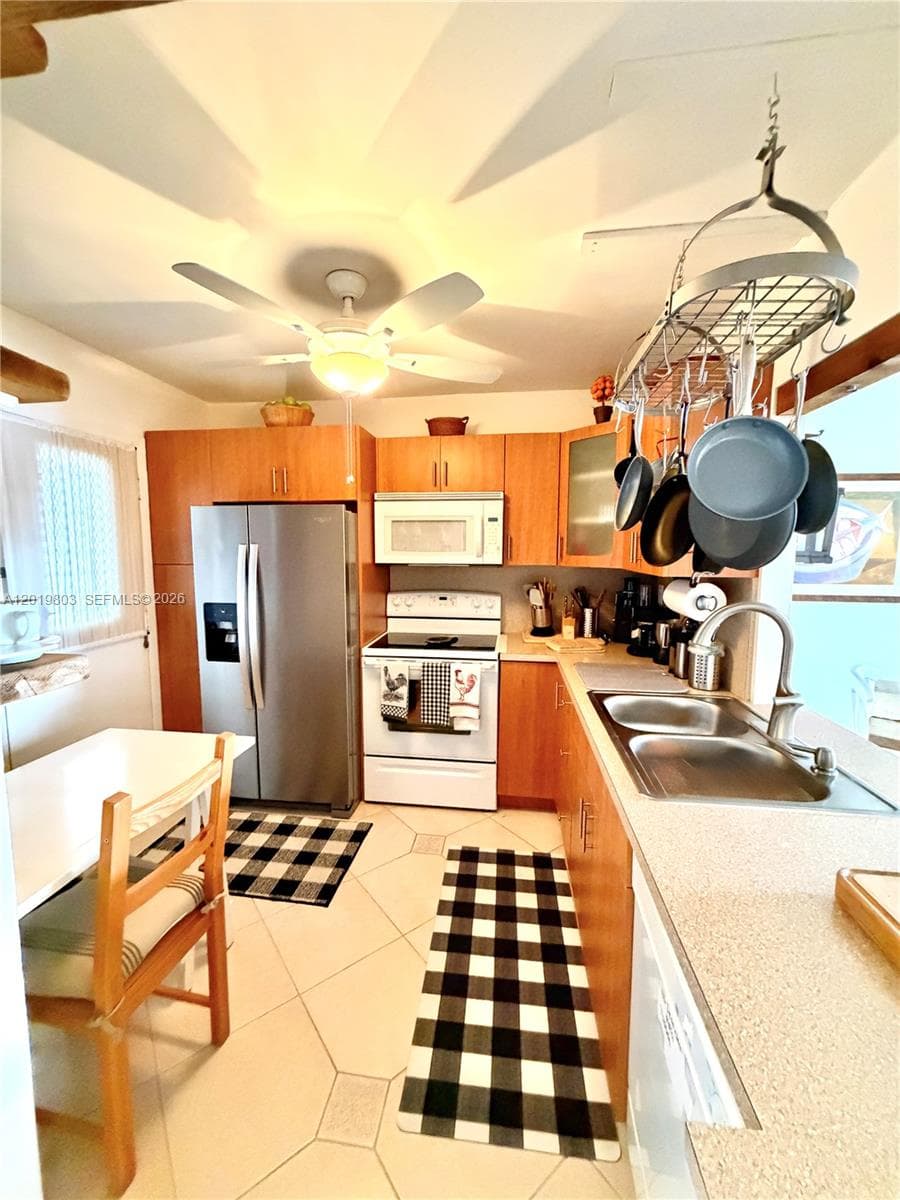 18601 NE 14th ave # 301, Miami FL 33179 — 11