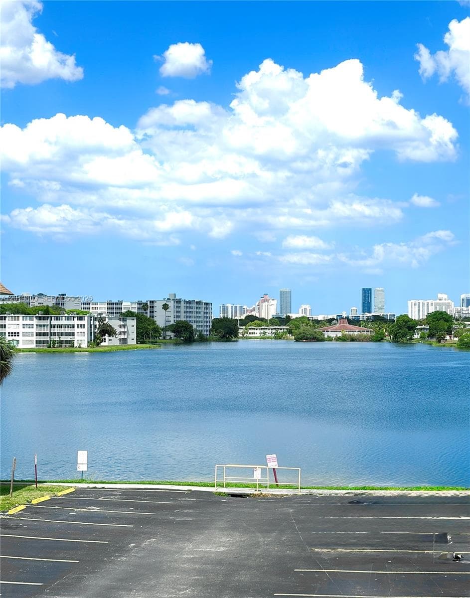 18601 NE 14th ave # 301, Miami FL 33179 — 4