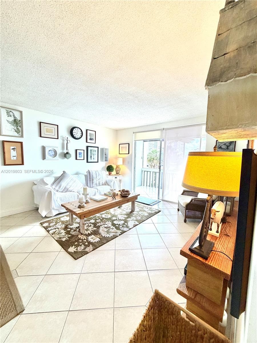 18601 NE 14th ave # 301, Miami FL 33179 — 25