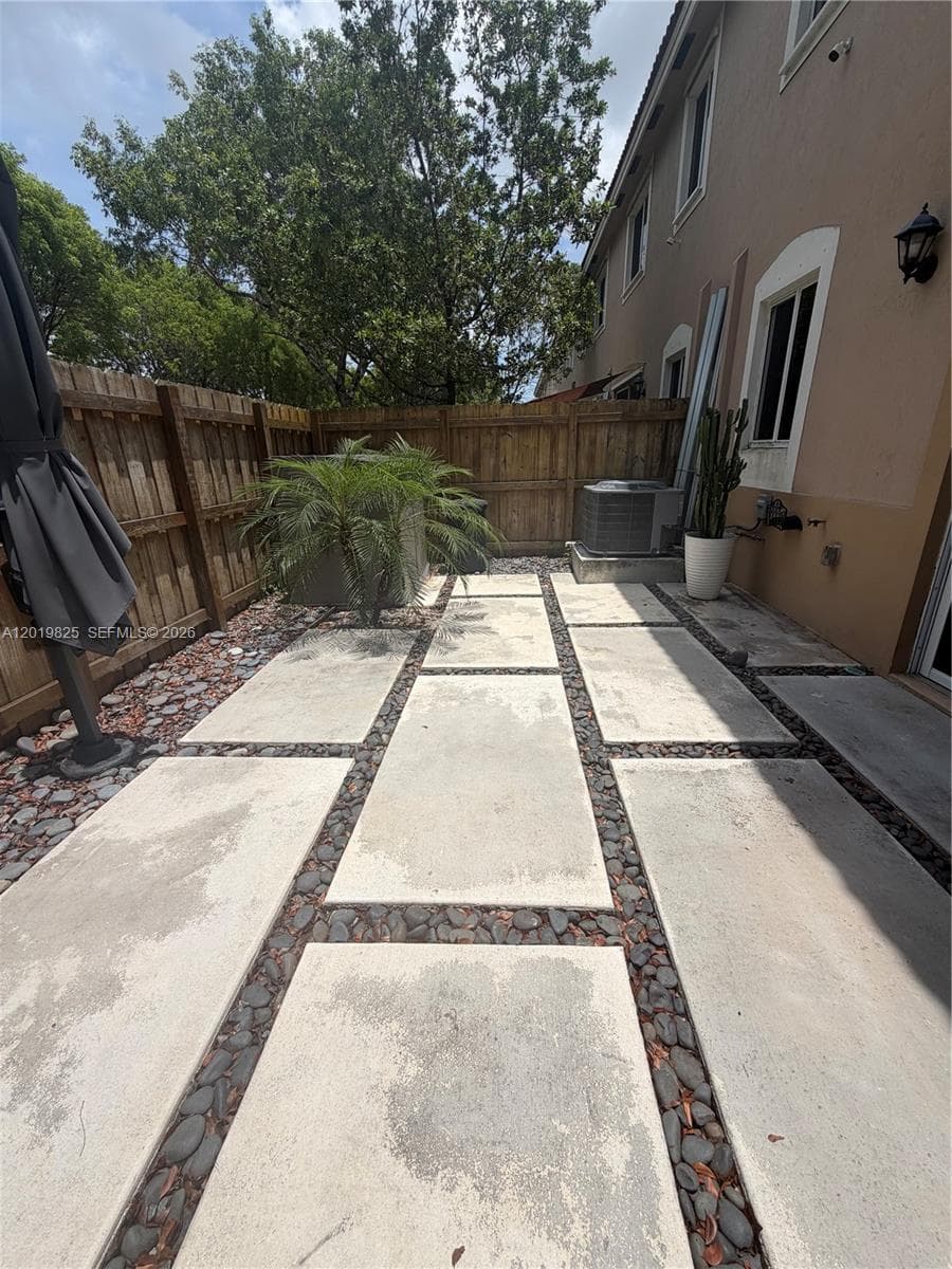 2355 SE 10th St, Homestead FL 33035 — 23