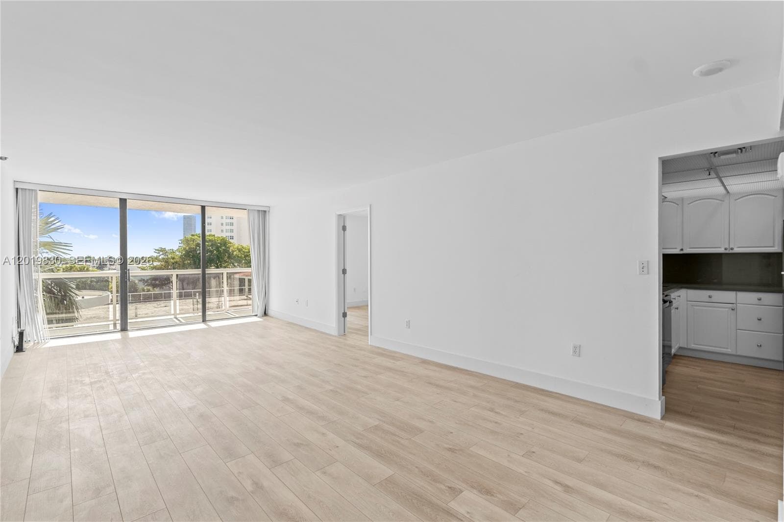20505 E Country Club Dr # 434, Aventura FL 33180 — 2