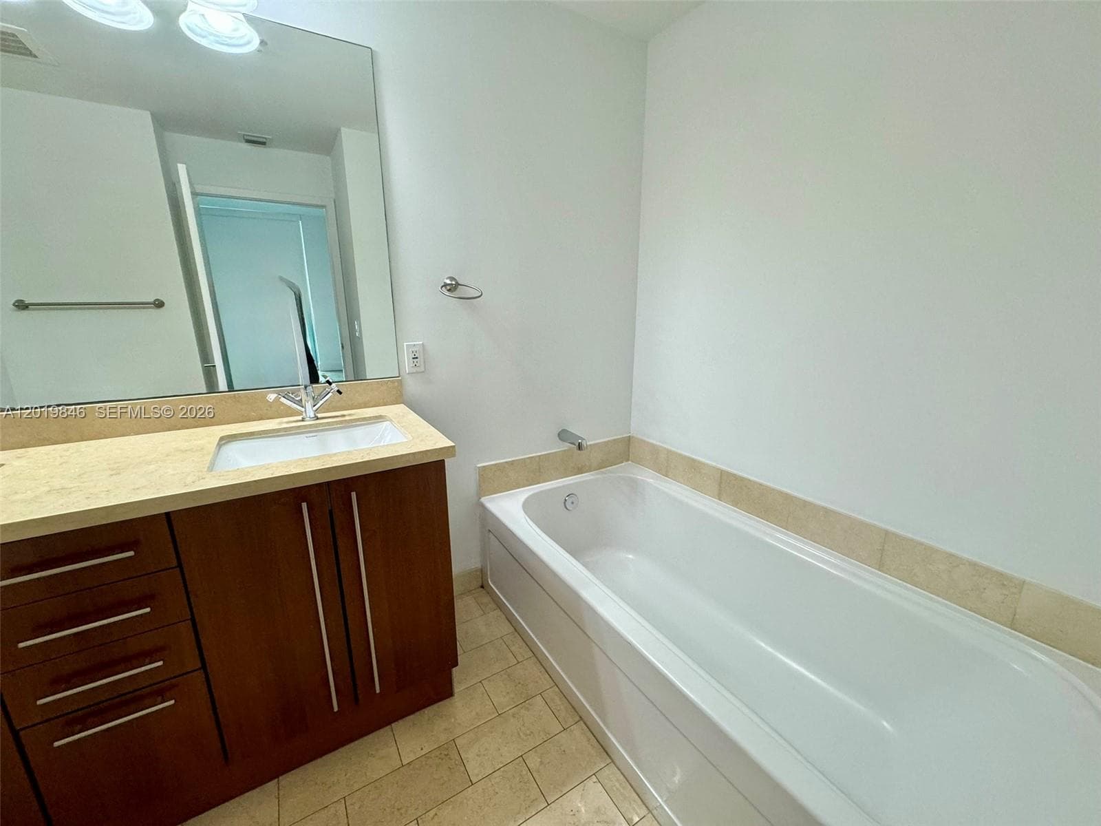 79 SW 12th St, Miami FL 33130 — 7