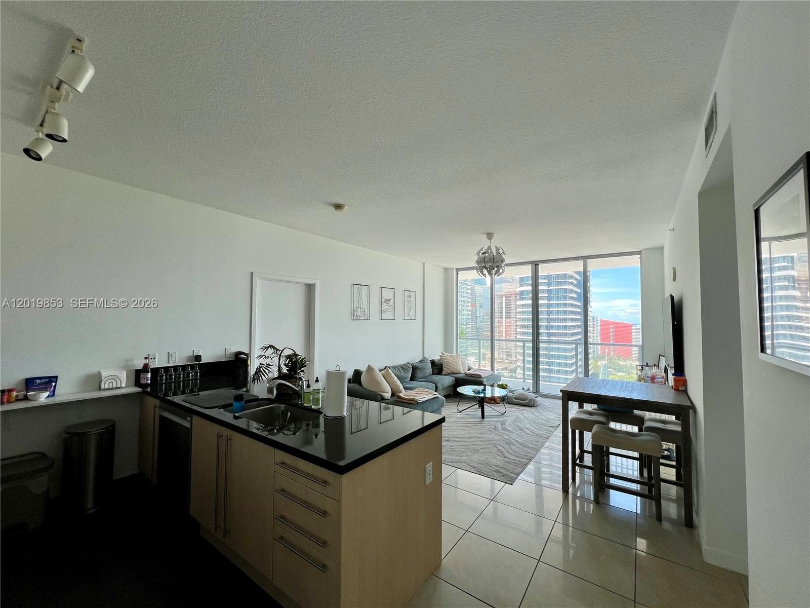 79 SW 12th St, Miami FL 33130 — 2