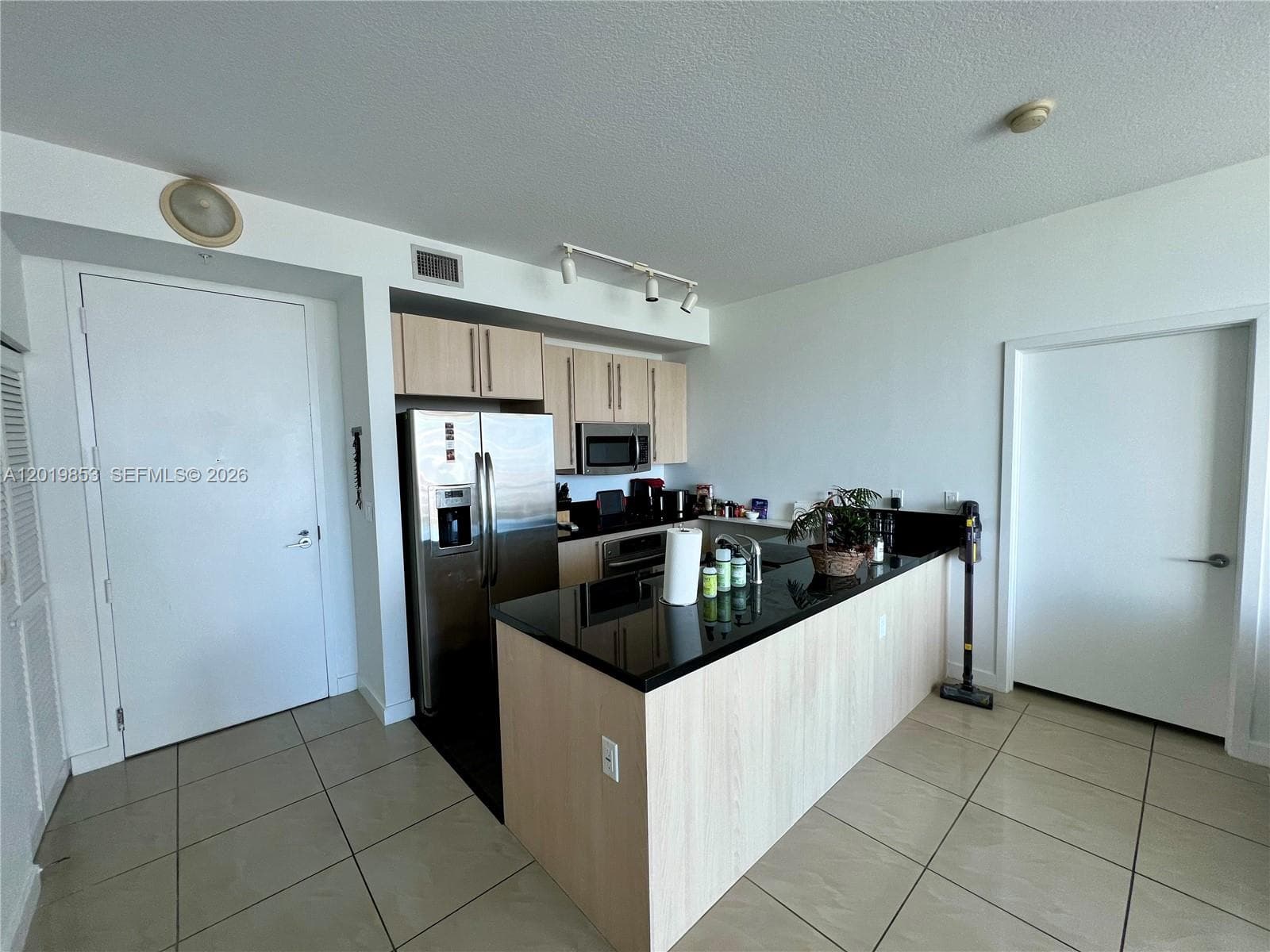 79 SW 12th St, Miami FL 33130 — 3