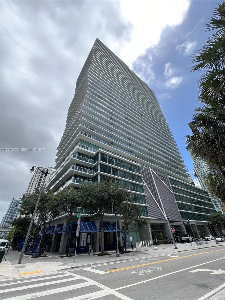 79 SW 12th St, Miami FL 33130 — 24