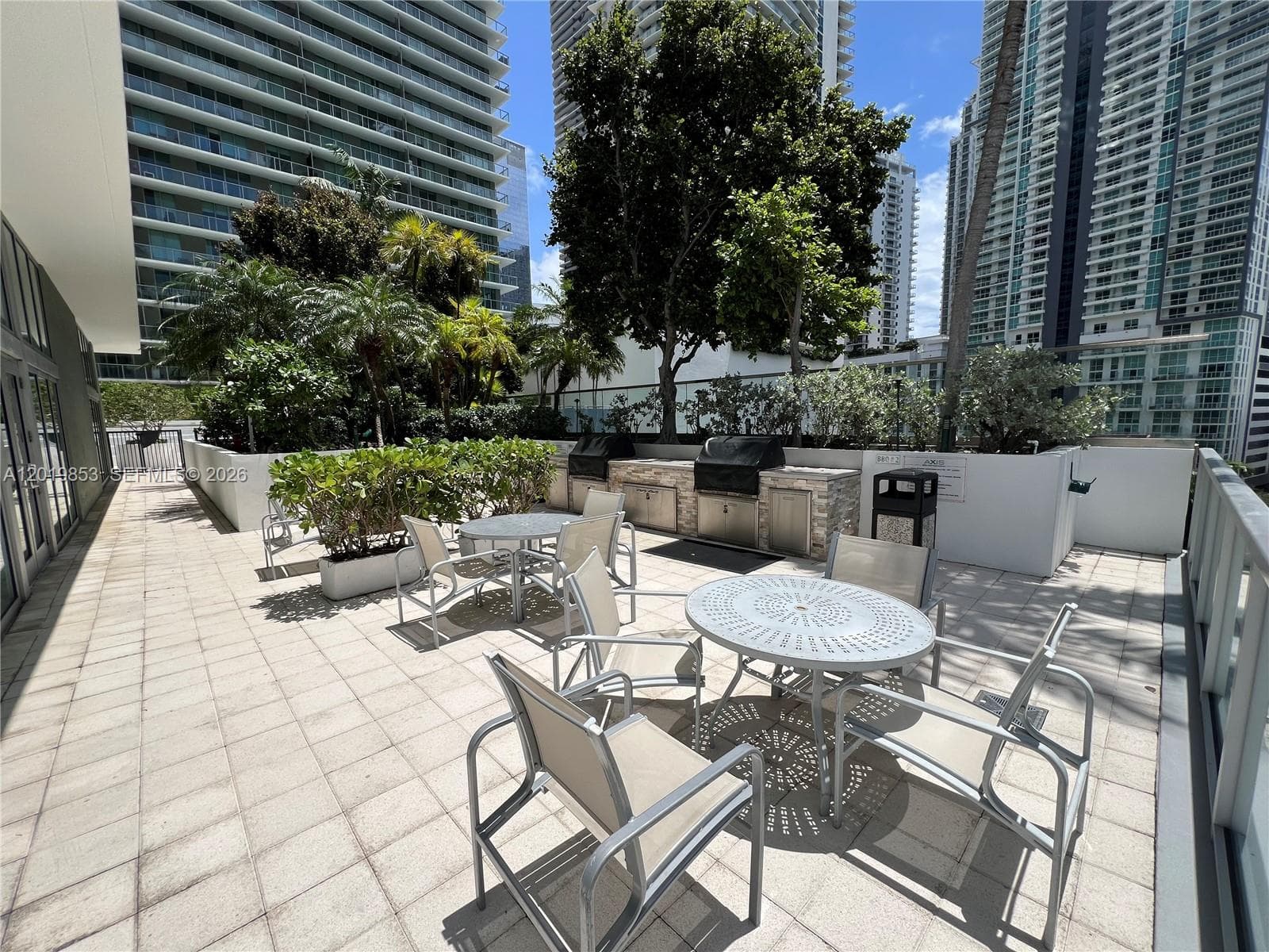 79 SW 12th St, Miami FL 33130 — 33