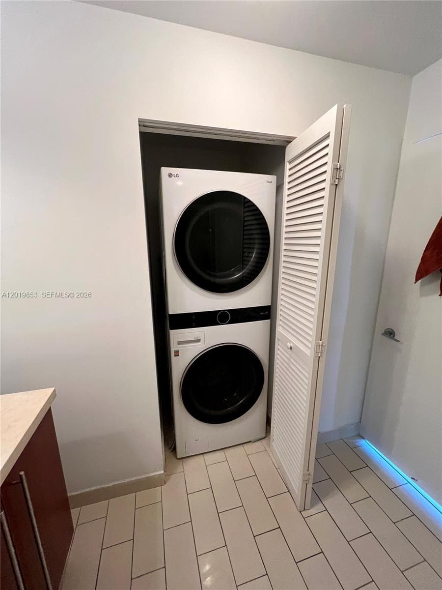 79 SW 12th St, Miami FL 33130 — 19