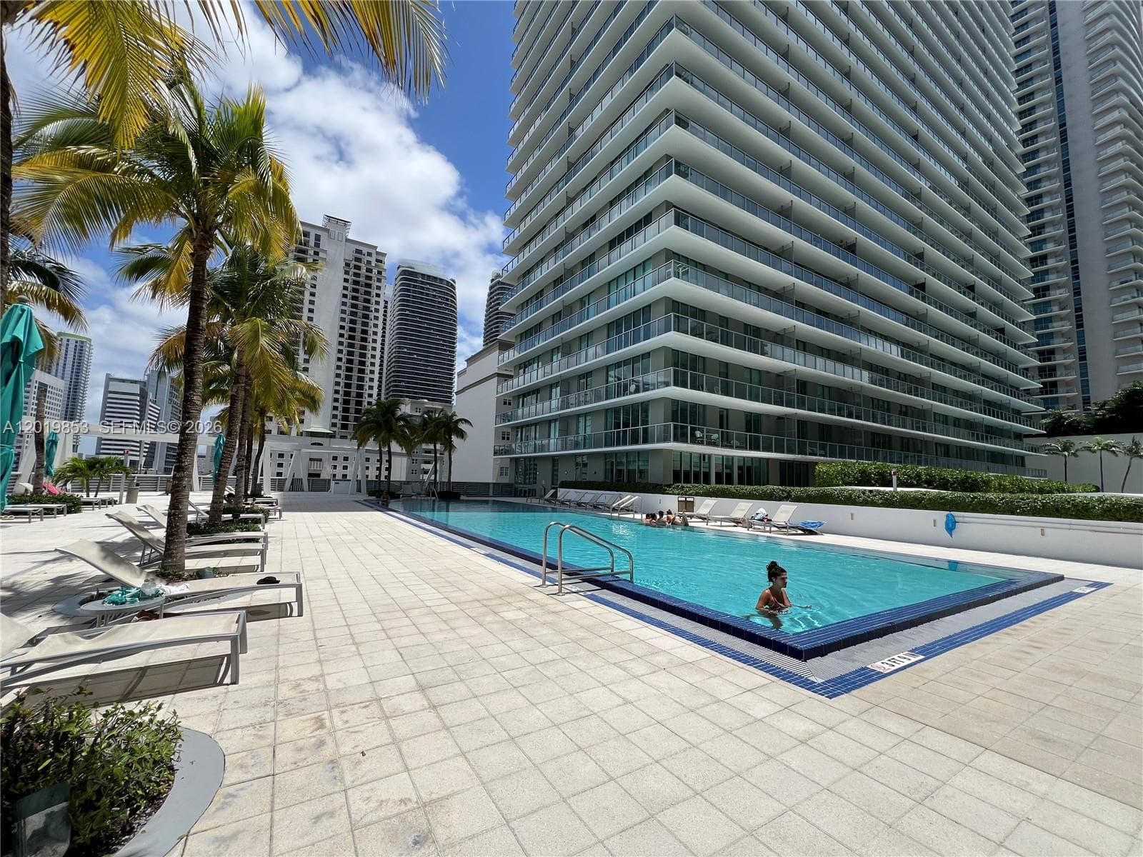 79 SW 12th St, Miami FL 33130 — 40