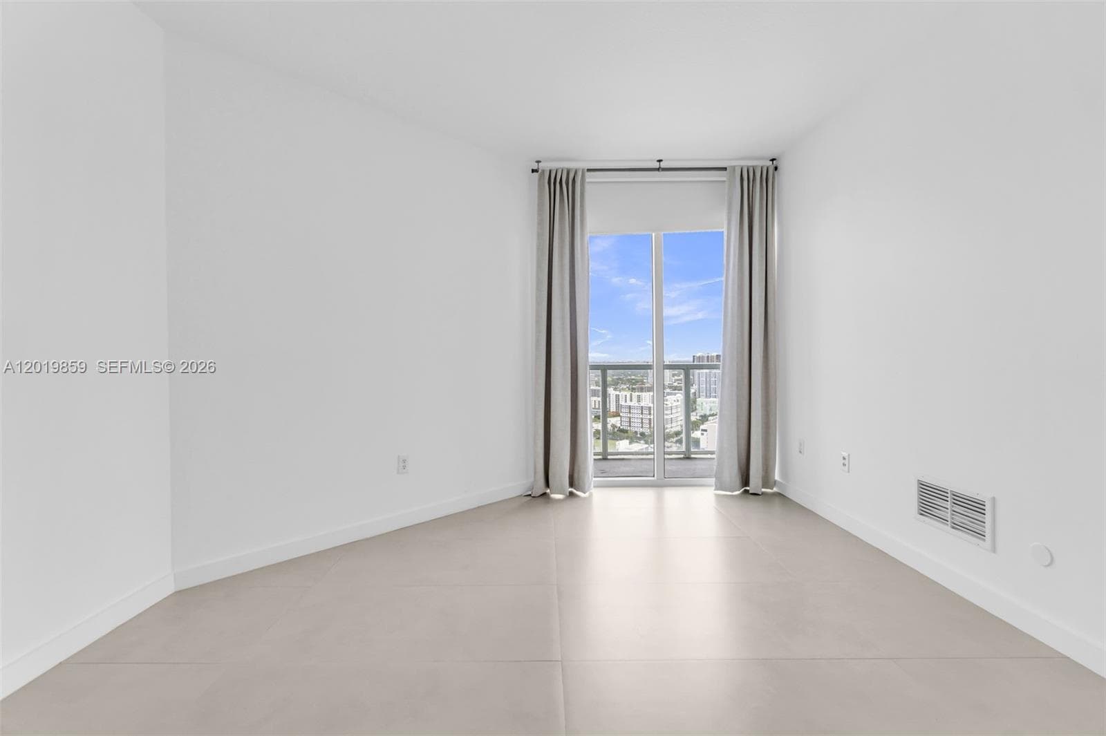 1900 N Bayshore Dr # 3216, Miami FL 33132 — 11