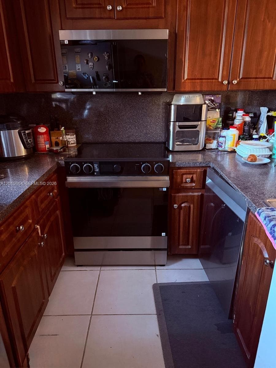 1250 NE 125th St # 317A, North Miami FL 33161 — 5