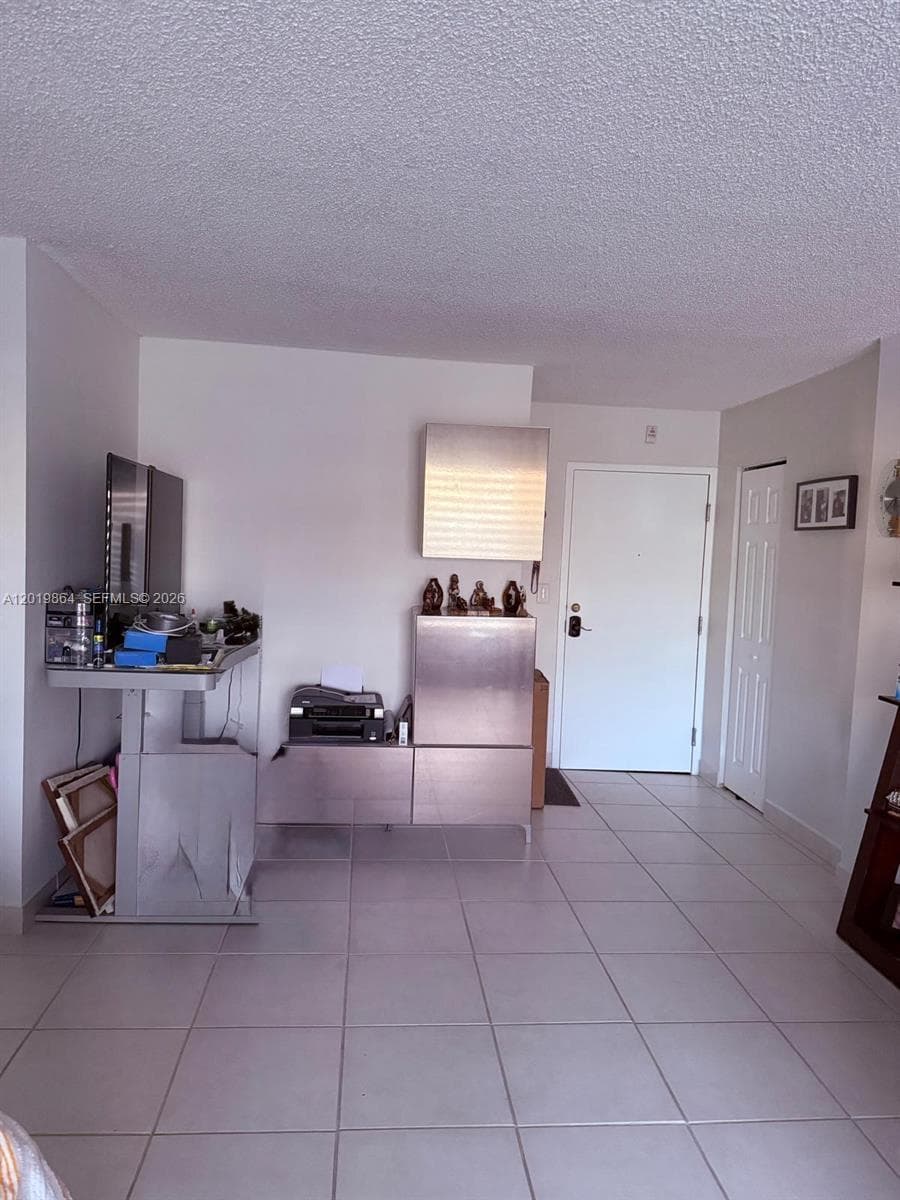 1250 NE 125th St # 317A, North Miami FL 33161 — 4