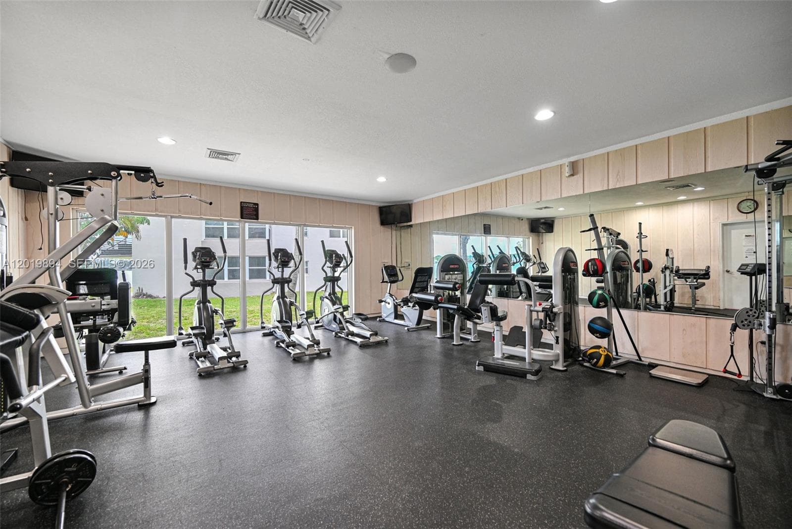 1075 NE Miami Gardens Dr # 408, Miami FL 33179 — 32