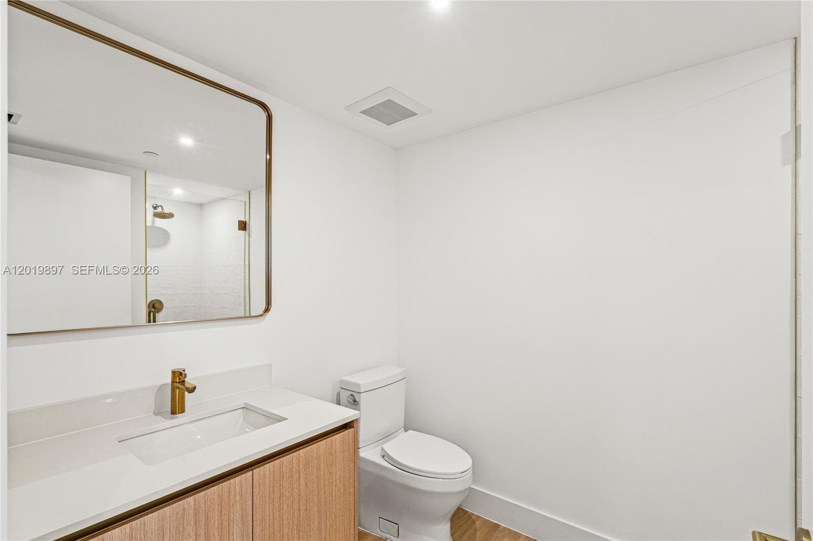 90 NE 32nd St # 627, Miami FL 33137 — 52