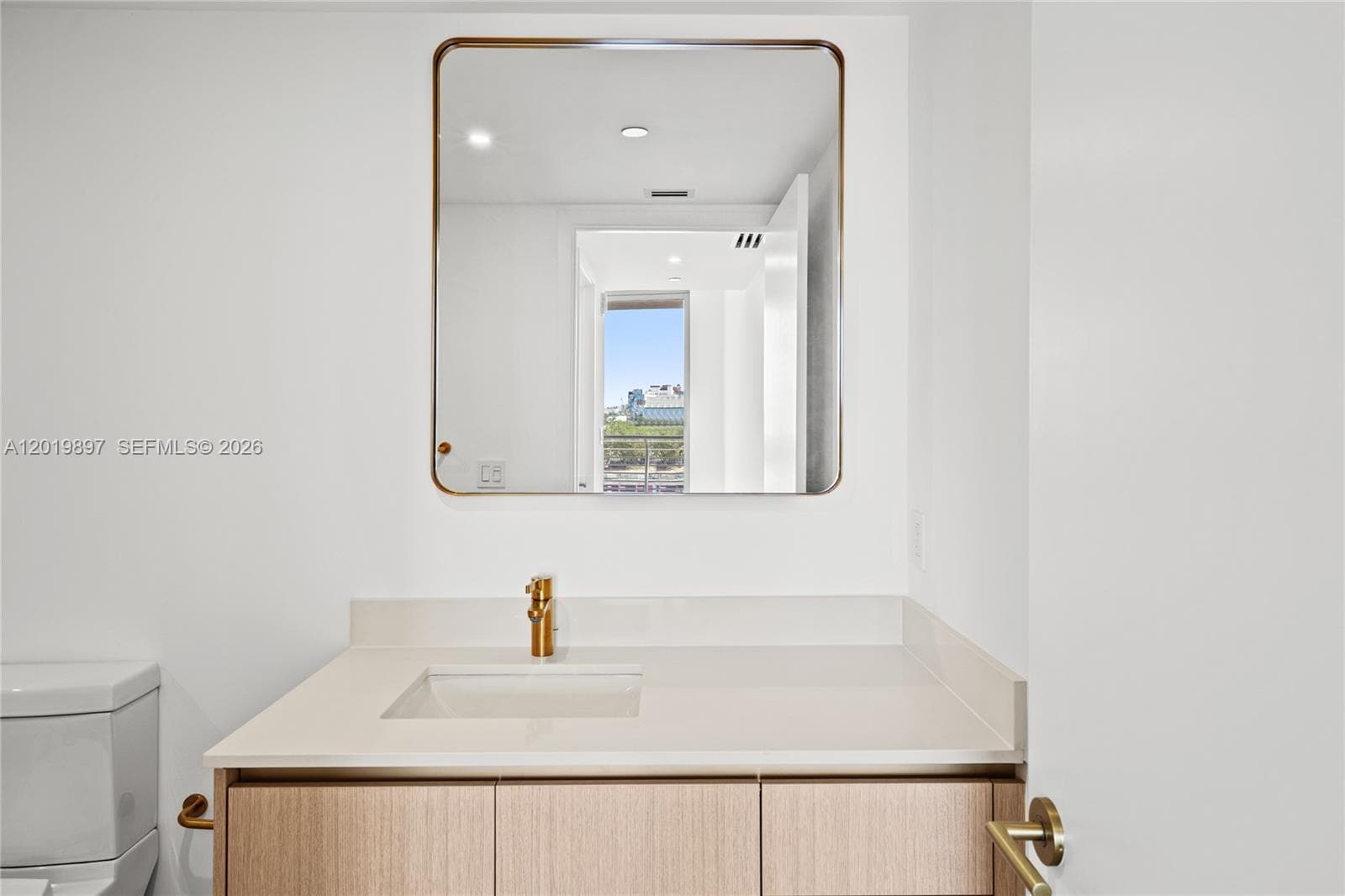 90 NE 32nd St # 627, Miami FL 33137 — 30