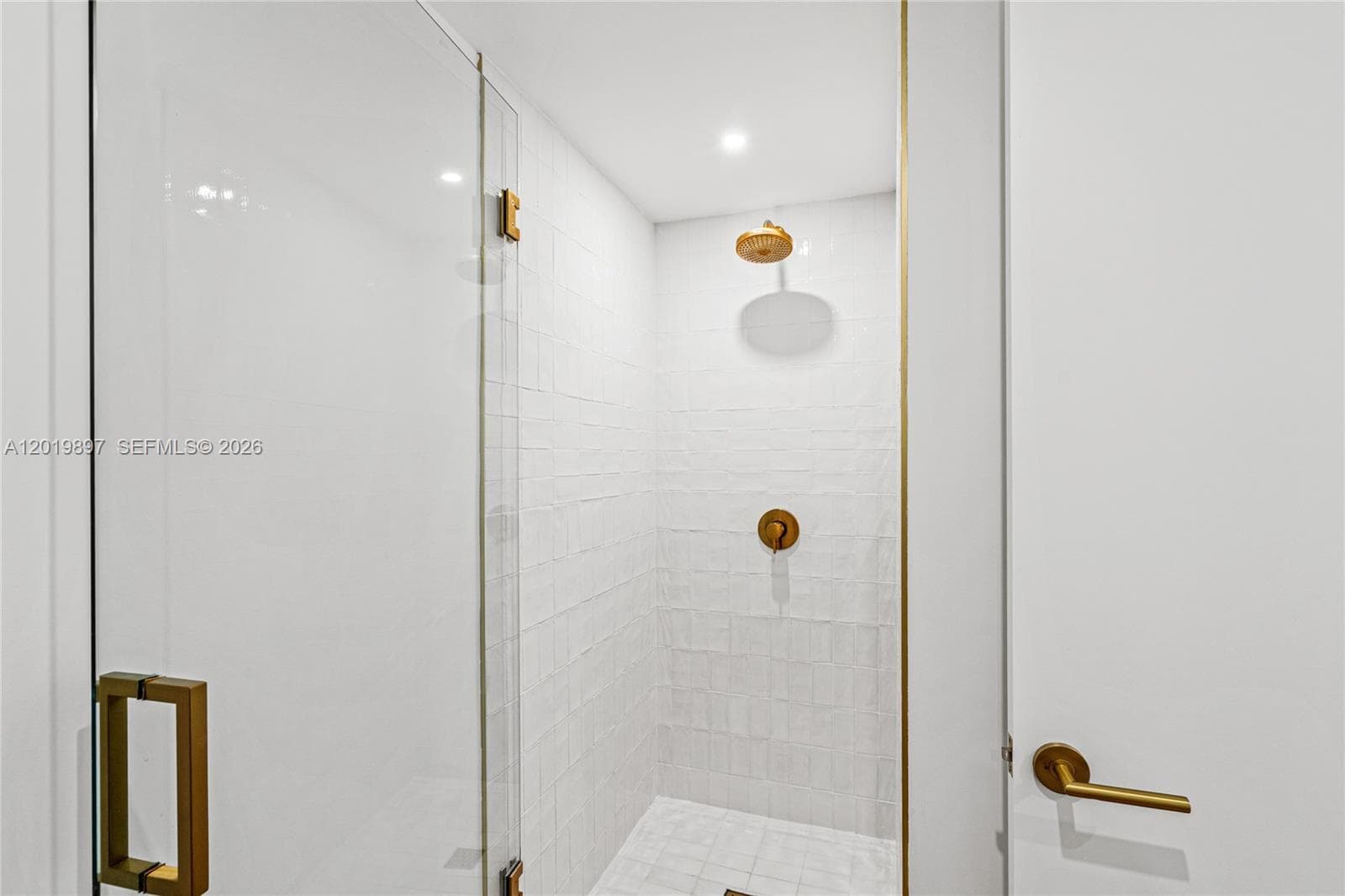 90 NE 32nd St # 627, Miami FL 33137 — 54