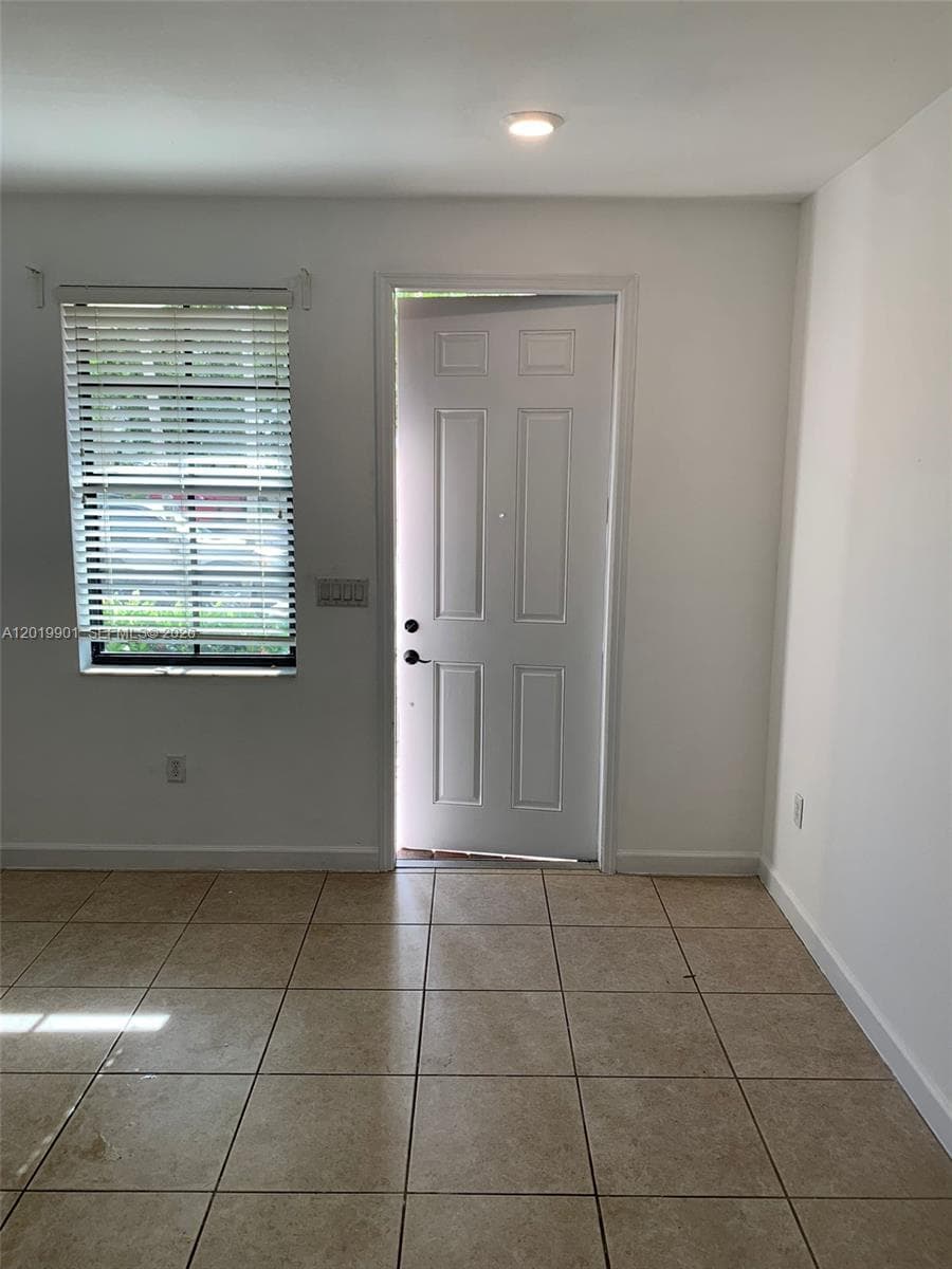 9333 W 34th Ct # 9333, Hialeah FL 33018 — 5