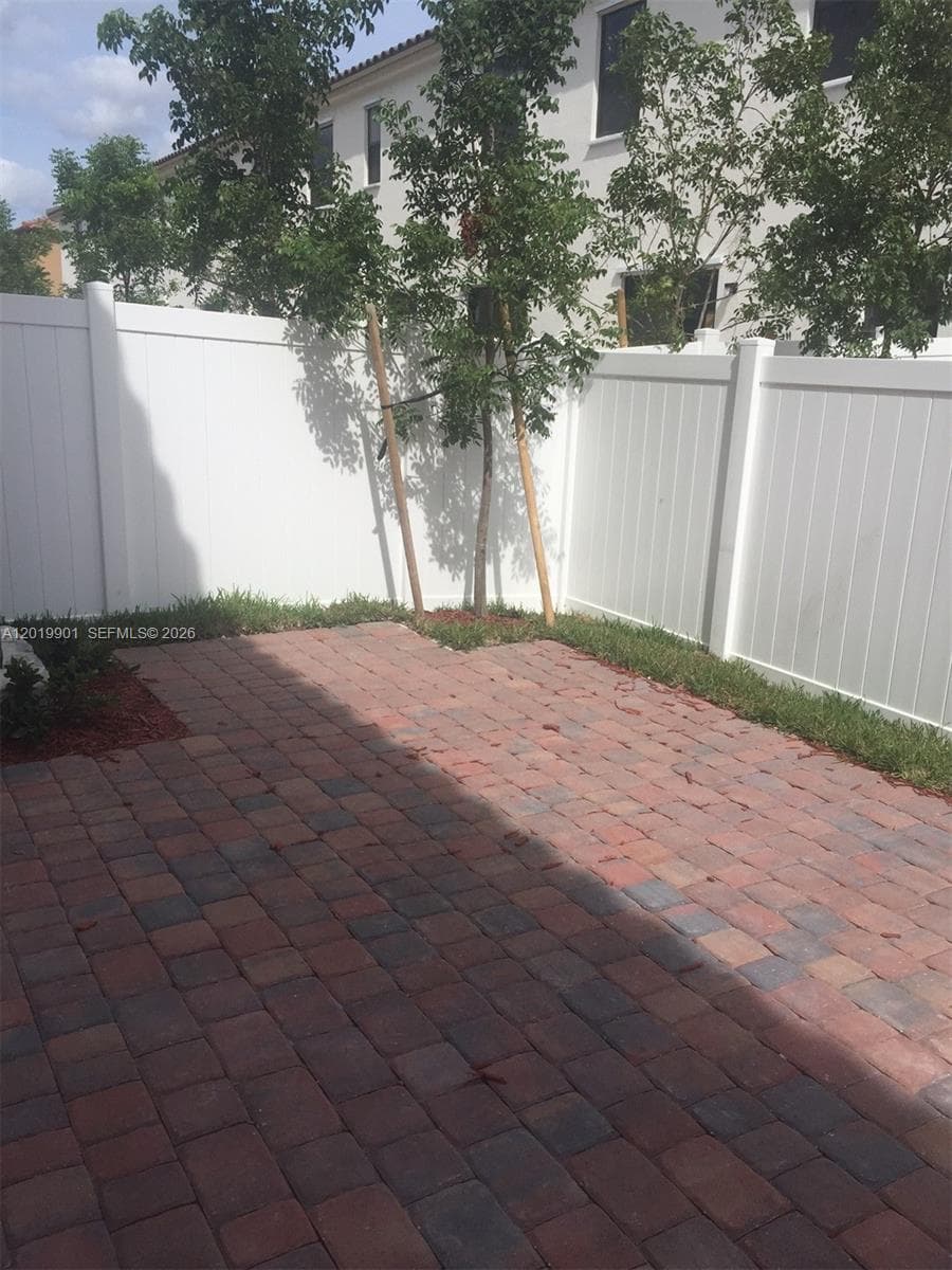9333 W 34th Ct # 9333, Hialeah FL 33018 — 9