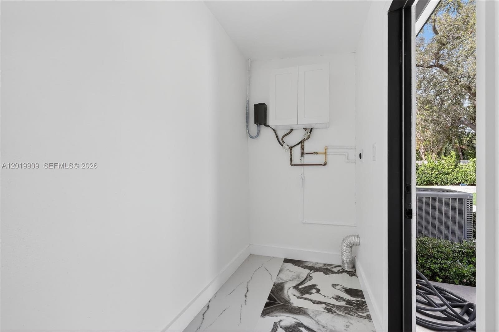 53 NW 68th St, Miami FL 33150 — 40