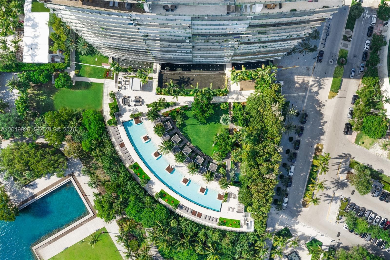 800 S Pointe Dr # 2204, Miami Beach FL 33139 — 77
