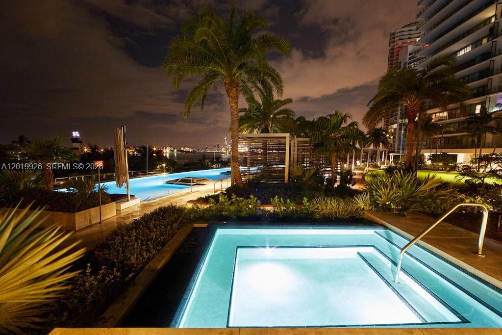 800 S Pointe Dr # 2204, Miami Beach FL 33139 — 88