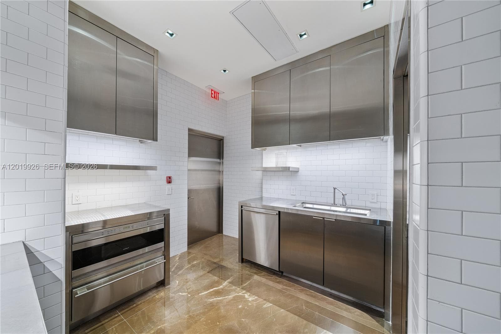 800 S Pointe Dr # 2204, Miami Beach FL 33139 — 70
