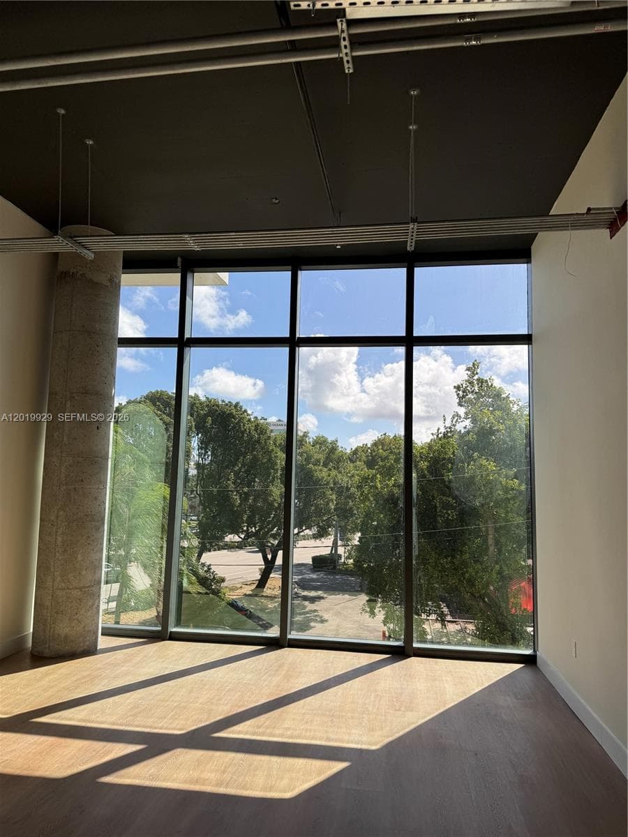 21290 Biscayne Blvd # 408, Aventura FL 33180 — 3