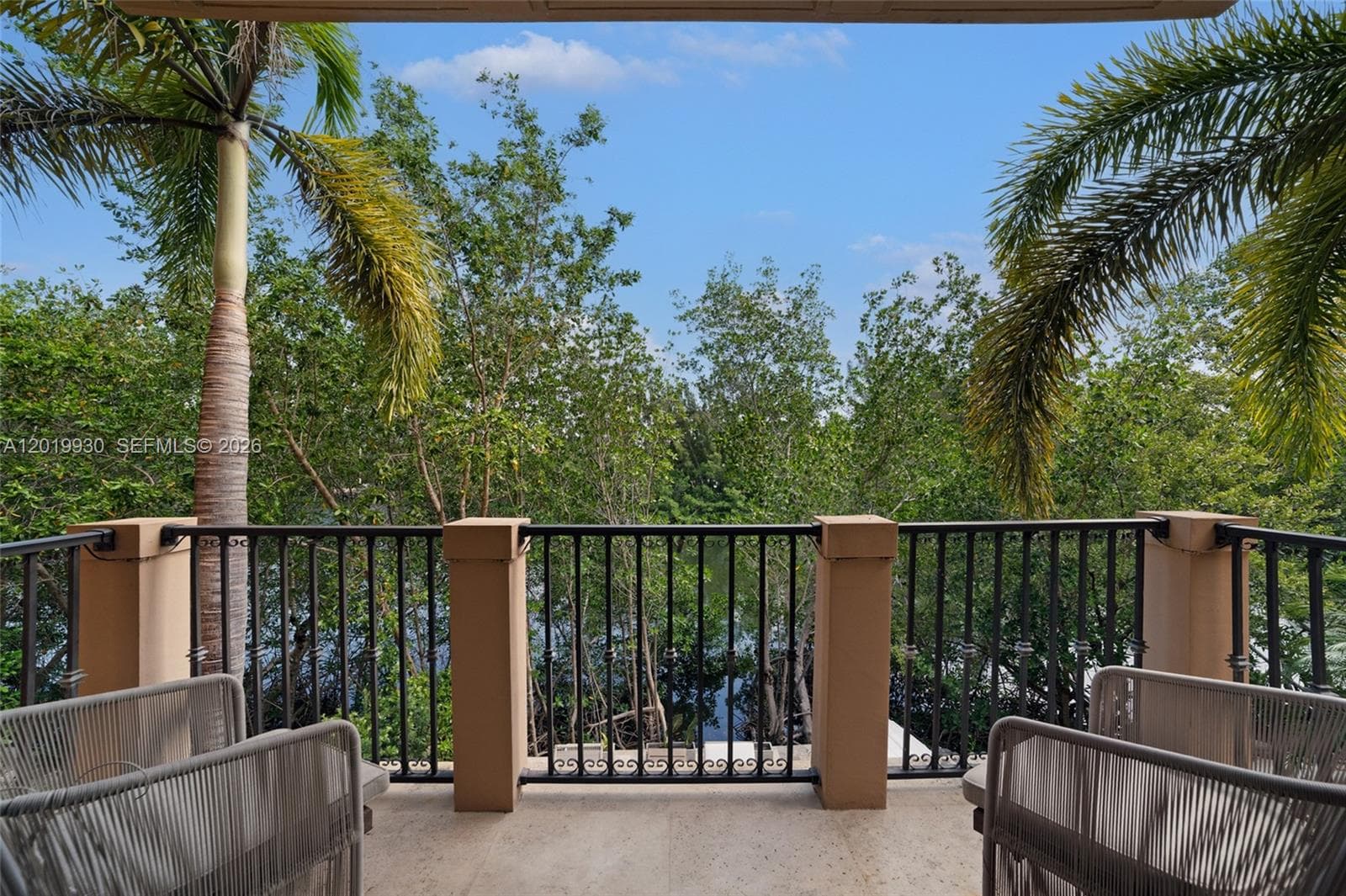 6226 Paradise Point Dr, Palmetto Bay FL 33157 — 34