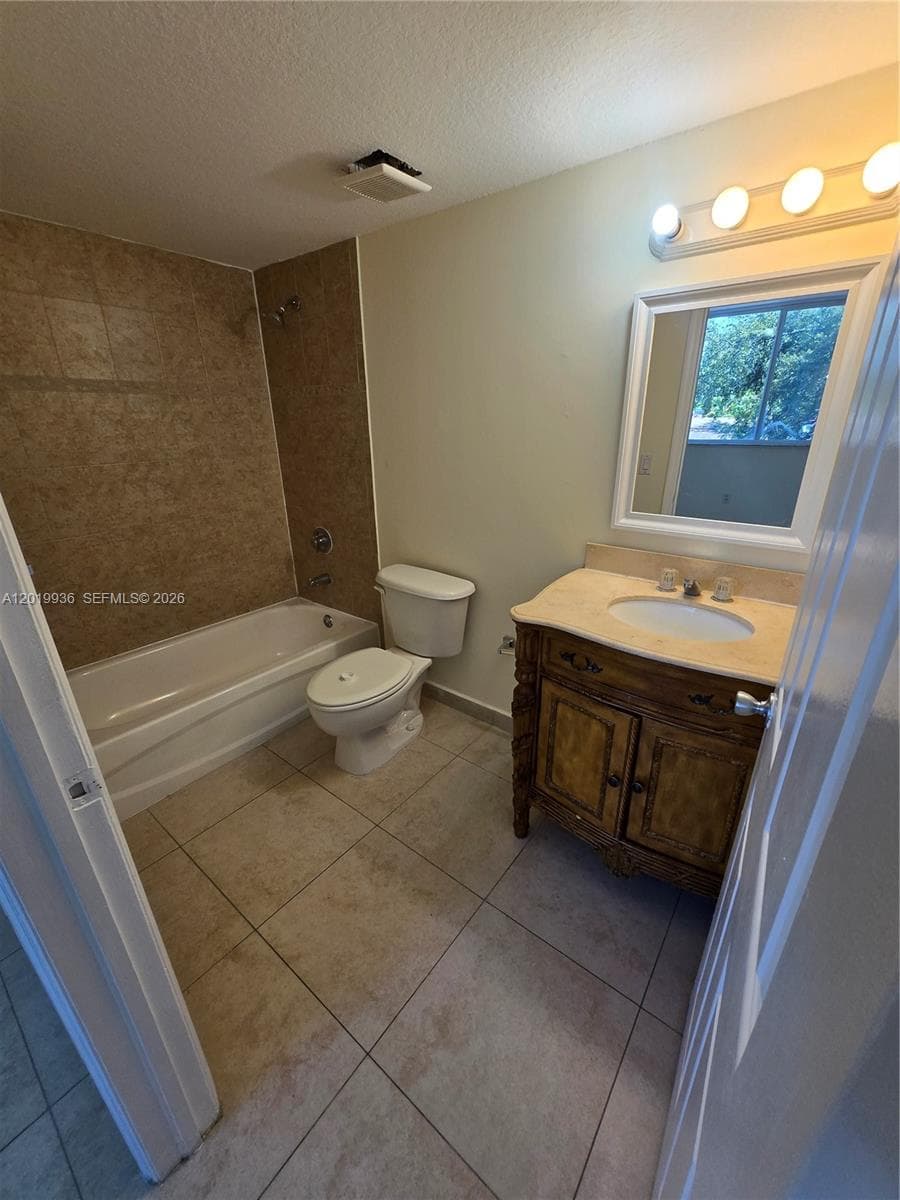 2647 NW 25th Ave # 409, Miami FL 33142 — 8