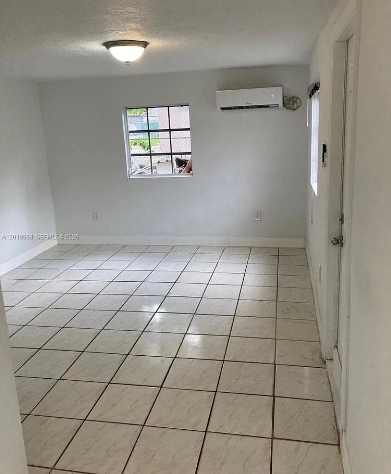 141 W 26th St, Hialeah FL 33010 — 2