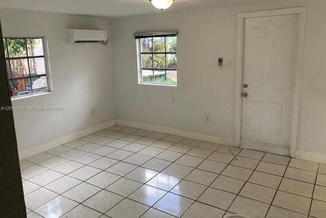 141 W 26th St, Hialeah FL 33010 — 3