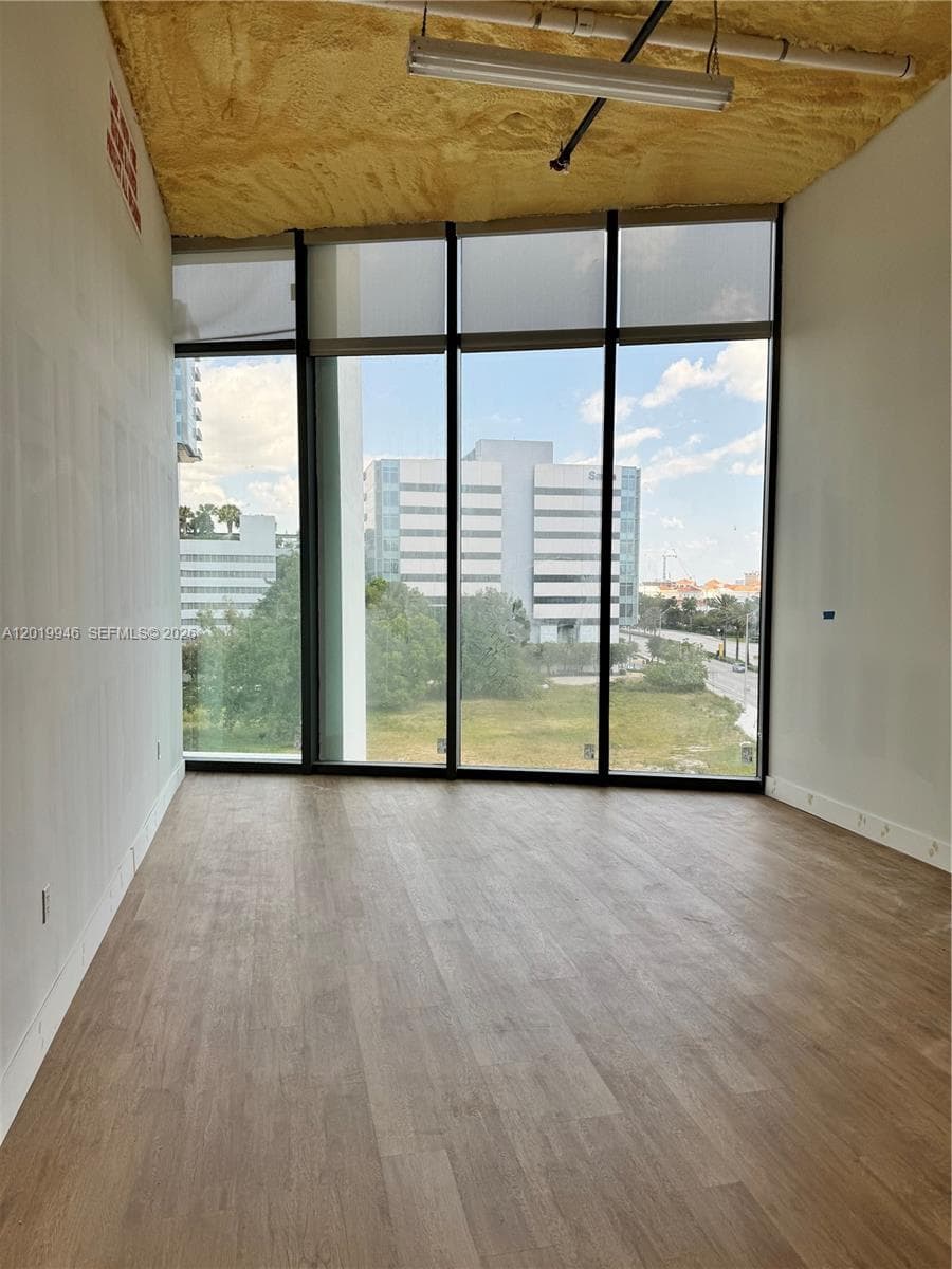 21290 Biscayne Blvd # 405, Aventura FL 33180 — 2