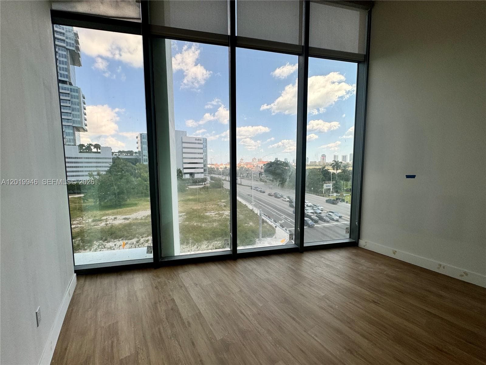 21290 Biscayne Blvd # 405, Aventura FL 33180 — 1