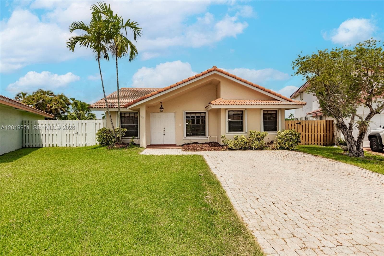 8359 NW 189th St Rd, Hialeah FL 33015 — 2